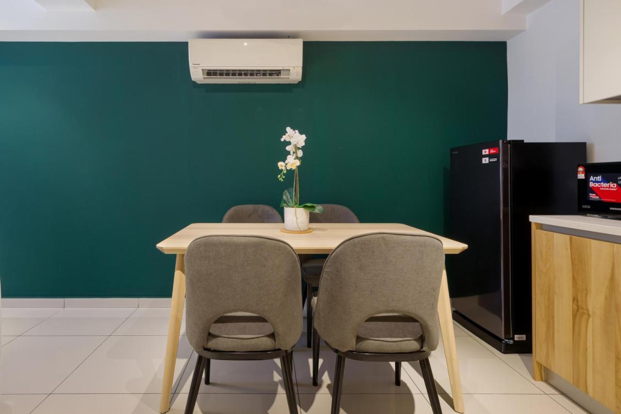 Ferienwohnung Avenue D'Vogue By Airhost Petaling Jaya Exterior foto